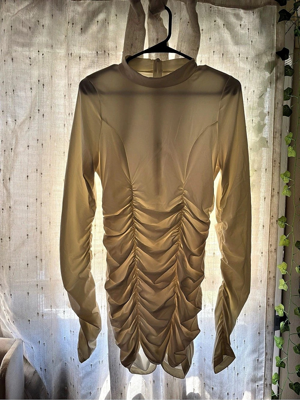 Ruched Long Sleeve Mini Dress in White Size Large Like New
